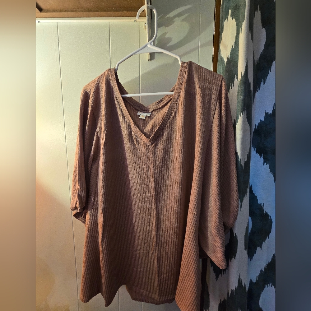 Ribbed V-Neck  Top in Light Pink